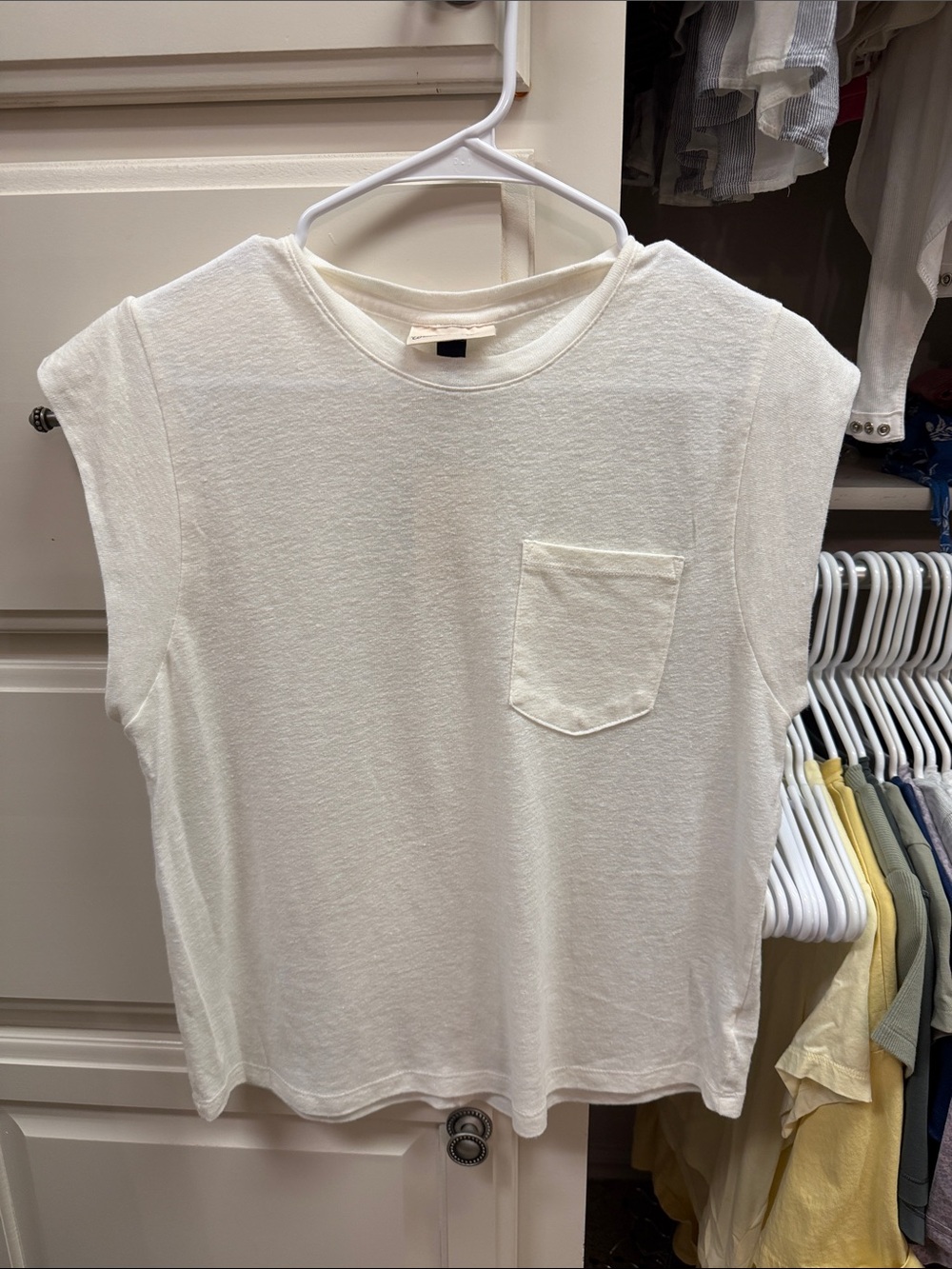 Universal Thread Women's Linen Short Sleeve T-Shirt